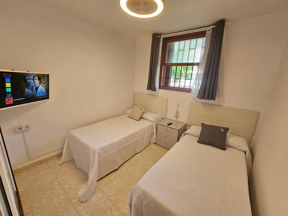 Fayser 108 Beachfront With Direct Pool Access From Terrace 아로나 외부 사진