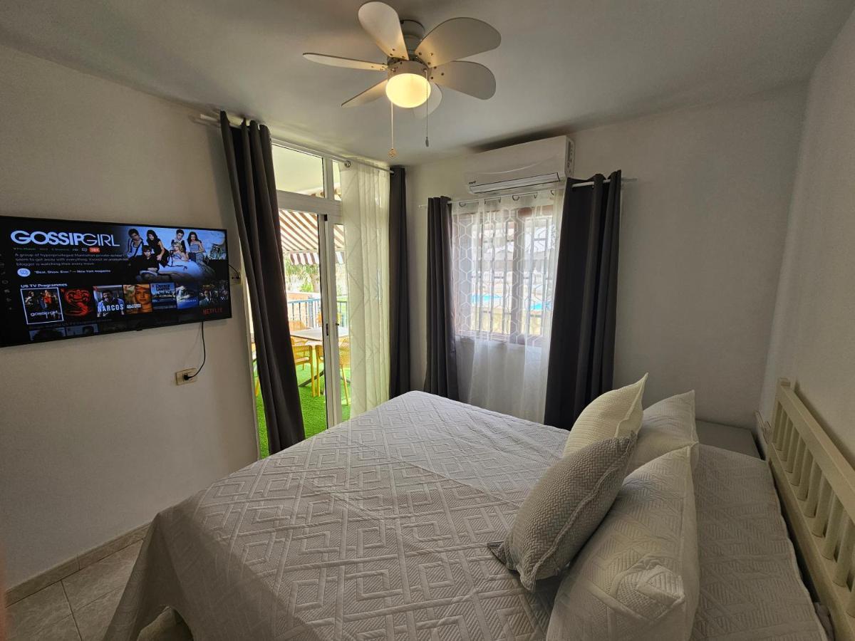 Fayser 108 Beachfront With Direct Pool Access From Terrace 아로나 외부 사진