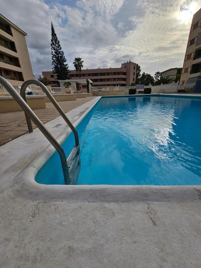 Fayser 108 Beachfront With Direct Pool Access From Terrace 아로나 외부 사진