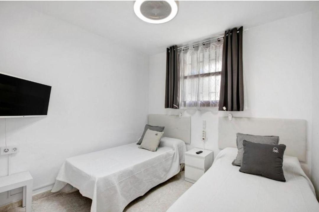 Fayser 108 Beachfront With Direct Pool Access From Terrace 아로나 외부 사진