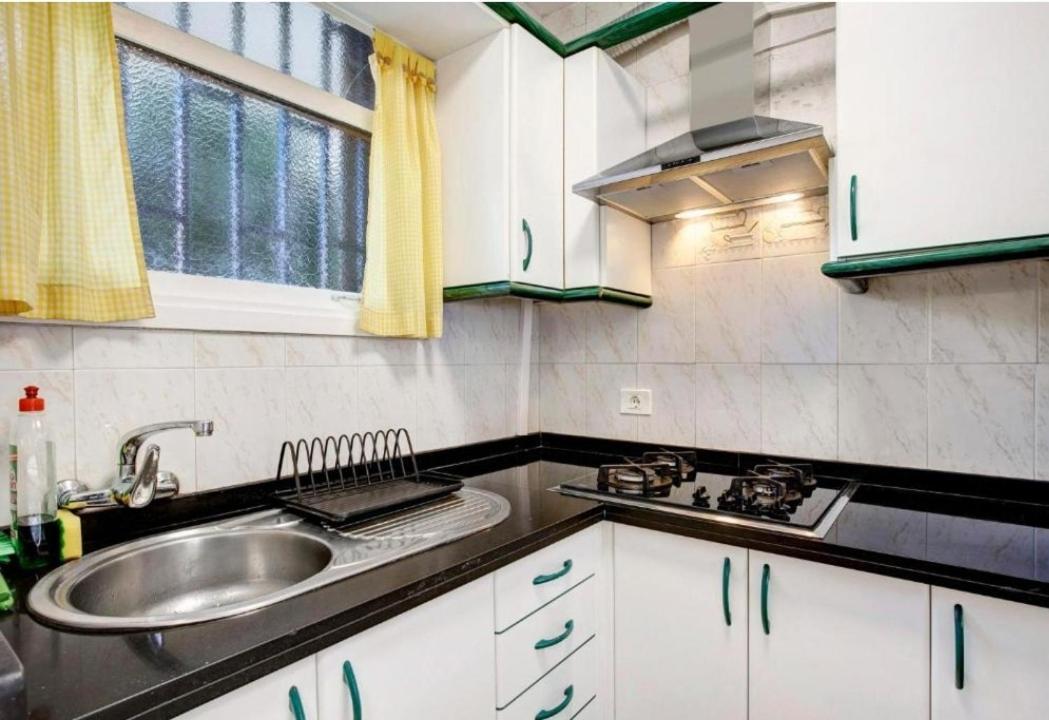 Fayser 108 Beachfront With Direct Pool Access From Terrace 아로나 외부 사진