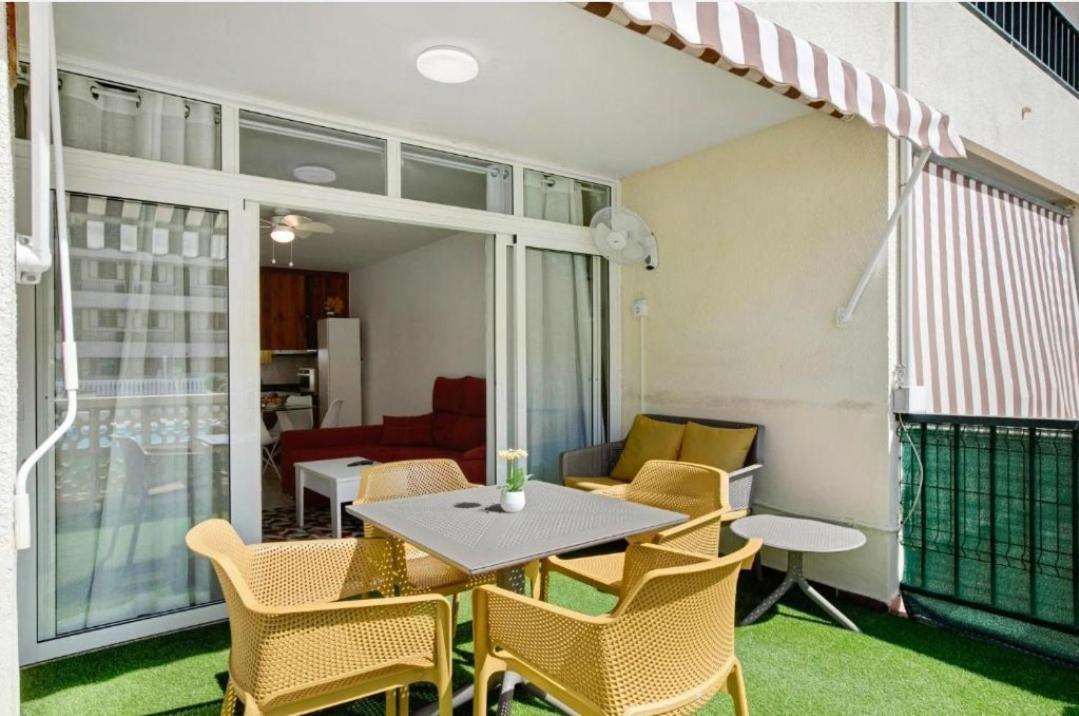 Fayser 108 Beachfront With Direct Pool Access From Terrace 아로나 외부 사진