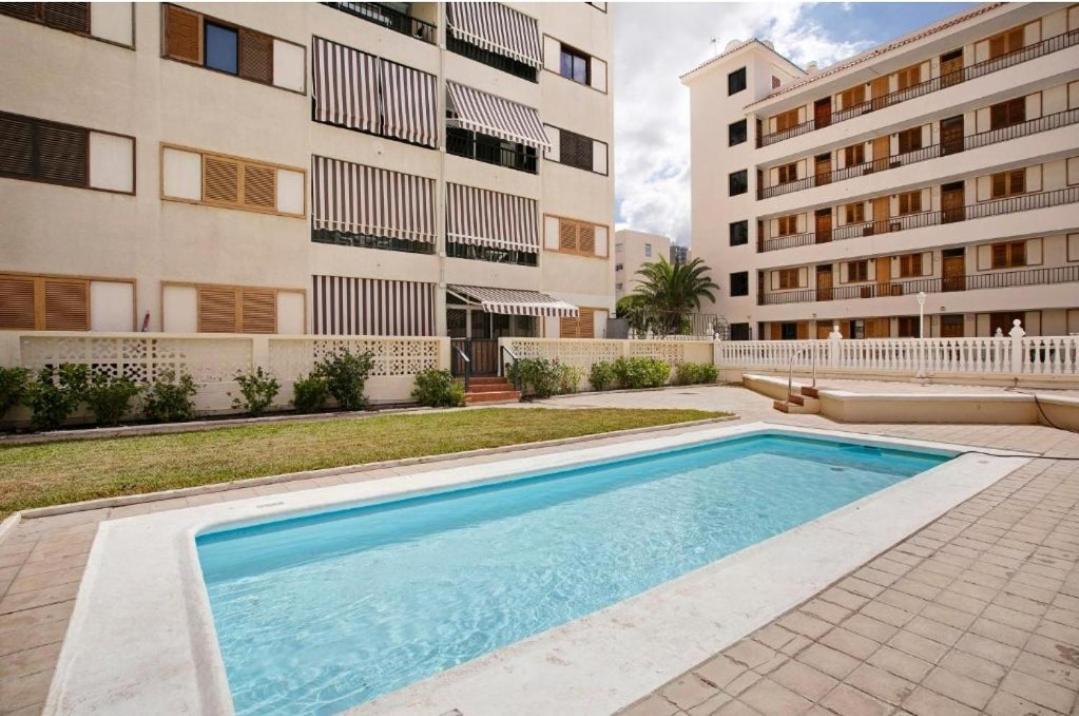 Fayser 108 Beachfront With Direct Pool Access From Terrace 아로나 외부 사진
