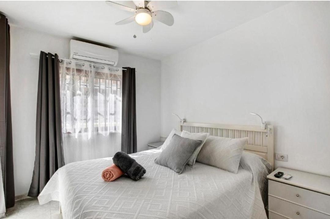 Fayser 108 Beachfront With Direct Pool Access From Terrace 아로나 외부 사진